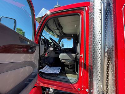 2014 Peterbilt 567-121