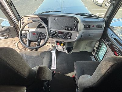2022 Peterbilt 389