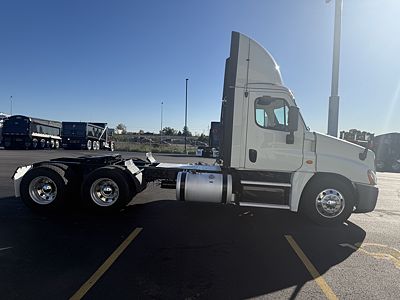 2018 Freightliner CASCADIA 125
