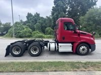 2020 Freightliner CASCADIA 126
