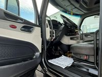 2023 Peterbilt 567