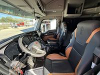 2023 Kenworth T680