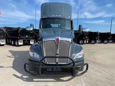 2023 Kenworth T680