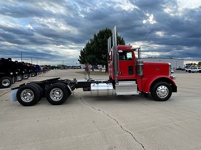 2022 Peterbilt 389