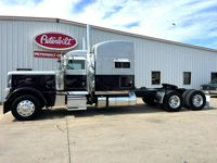 2023 Peterbilt 389