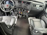 2022 Kenworth T880