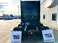 2020 Freightliner CASCADIA 126