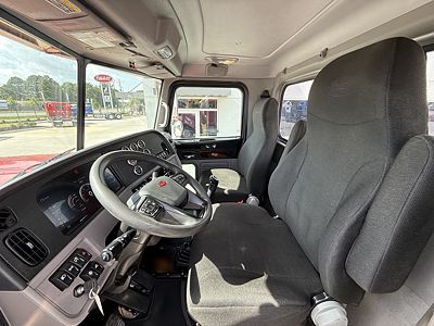 2022 Peterbilt 389