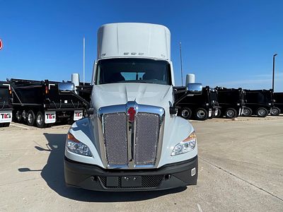 2023 Kenworth T680