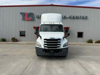 2021 Freightliner CASCADIA 126