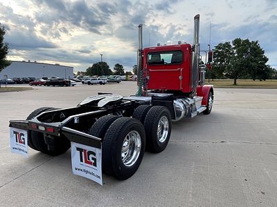 2021 Peterbilt 389