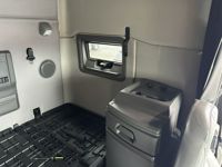 2020 Volvo VNL64T760