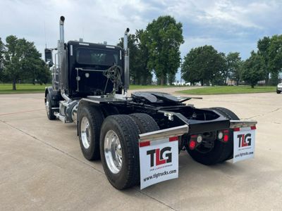 2023 Peterbilt 389