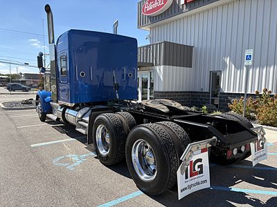 2023 Kenworth W900L