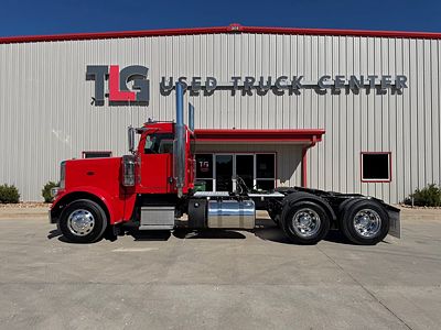 2023 Peterbilt 389