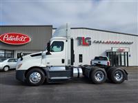 2020 Freightliner CASCADIA 126