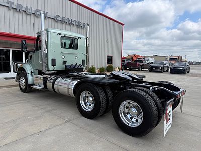 2023 Peterbilt 567