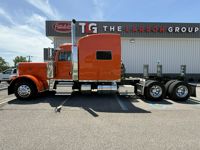 2023 Peterbilt 389