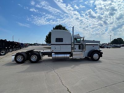 2023 Peterbilt 389