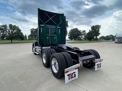 2023 Kenworth T680