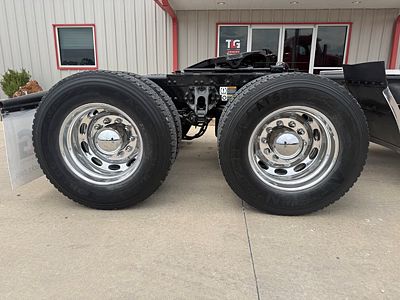 2022 Peterbilt 567