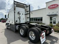 2022 Freightliner CASCADIA 116