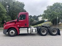 2020 Freightliner CASCADIA 126
