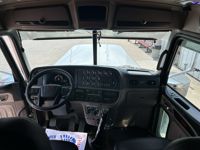 2023 Peterbilt 389
