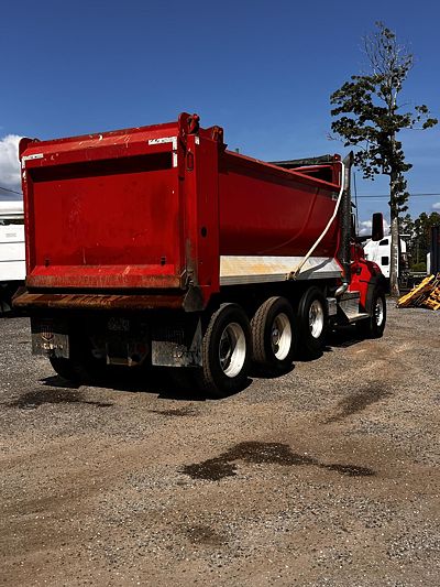 2025 Kenworth T880
