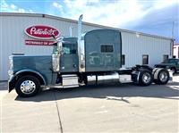 2022 Peterbilt 389