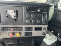 2020 Freightliner CASCADIA 126