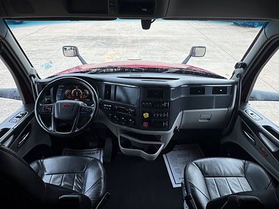2023 Peterbilt 579
