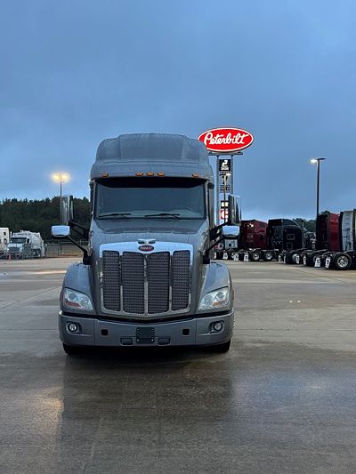 2021 Peterbilt 579