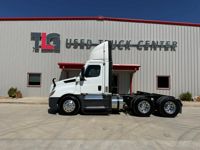 2021 Freightliner CASCADIA 126