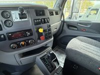 2017 Peterbilt 567