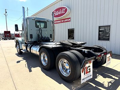 2023 Peterbilt 567