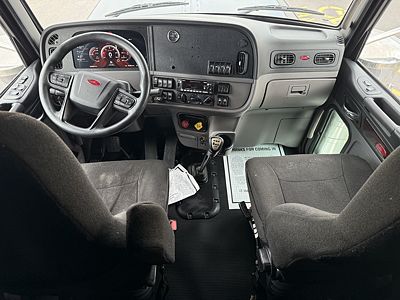 2022 Peterbilt 389-131