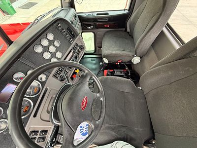 2021 Peterbilt 389