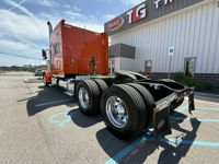 2023 Peterbilt 389