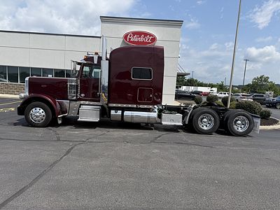 2021 Peterbilt 389