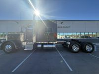 2022 Peterbilt 389