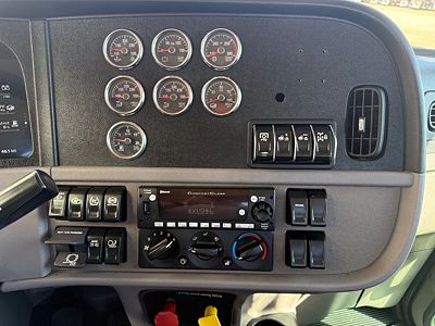 2022 Peterbilt 389