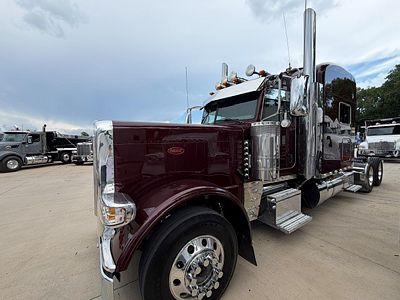 2023 Peterbilt 389