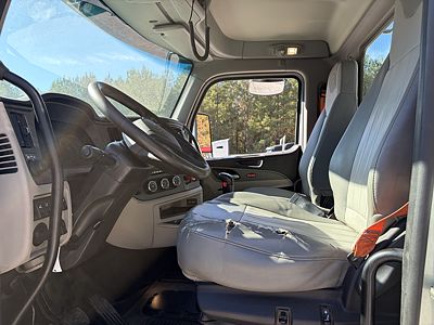 2023 Peterbilt 567