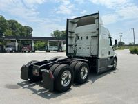 2020 Freightliner CASCADIA 116