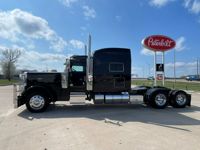 2023 Peterbilt 389