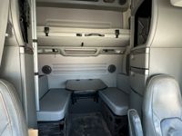 2022 Volvo VNL64T860