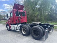 2020 Freightliner CASCADIA 126