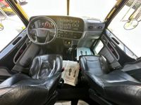 2023 Peterbilt 389