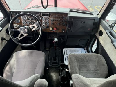 2000 Peterbilt 379